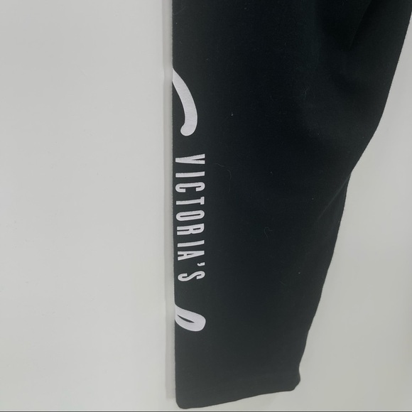 Victoria’s Secret Black Capri Leggings With Spell Out Down Leg Size Small - Picture 4 of 6